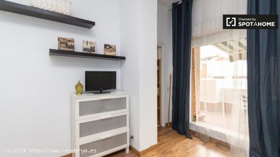 Increíble apartamento de 3 dormitorios con balcón en alquiler en Moncloa - MADRID