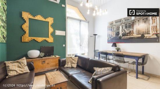 Amplio apartamento de 2 dormitorios con jardín en alquiler en La Latina - MADRID