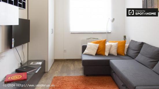 Encantador estudio con dormitorio tipo loft en alquiler en El Viso - MADRID