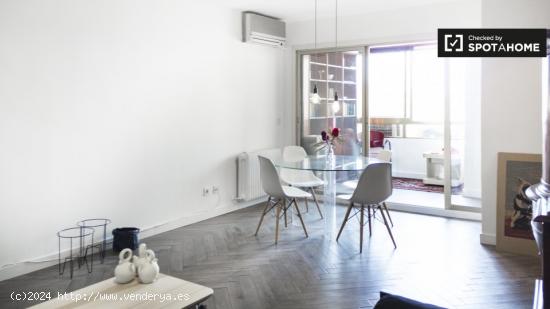 Elegante apartamento de 3 dormitorios en alquiler en Malasaña - MADRID