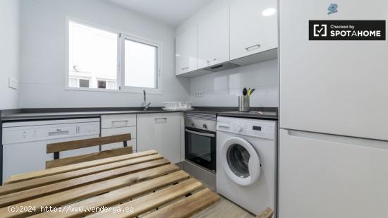 Habitación moderna en apartamento de 4 dormitorios en Benimaclet - VALENCIA