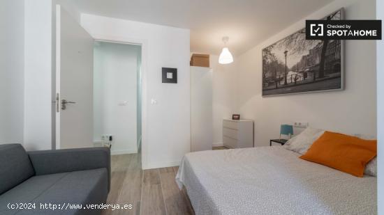 Habitación luminosa en apartamento de 4 dormitorios en Benimaclet - VALENCIA