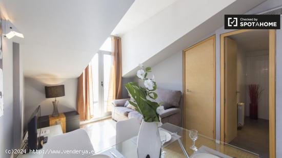 Hermoso apartamento de 4 dormitorios en alquiler en Centro - MADRID