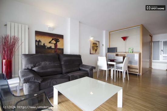  Elegante apartamento de 2 dormitorios en alquiler en Centro - MADRID 