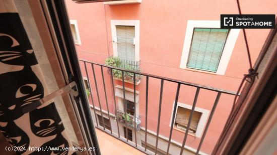 Moderno apartamento de 2 dormitorios con balcones en alquiler en El Raval, Barcelona - BARCELONA