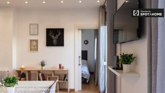 Apartamento amueblado de 2 dormitorios en alquiler en Gràcia - BARCELONA