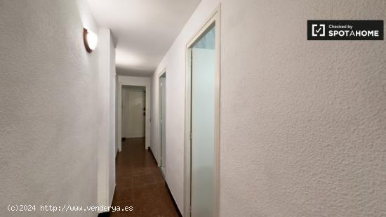 Bonito apartamento de 3 dormitorios en alquiler en Santa Coloma de Gramanet. - BARCELONA