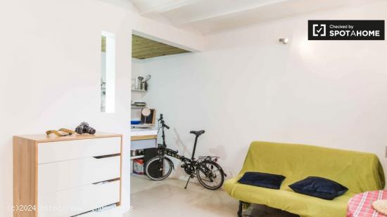 Extravagante y cómoda casa de 1 dormitorio con aire acondicionado para alquilar en Poblats Marítim