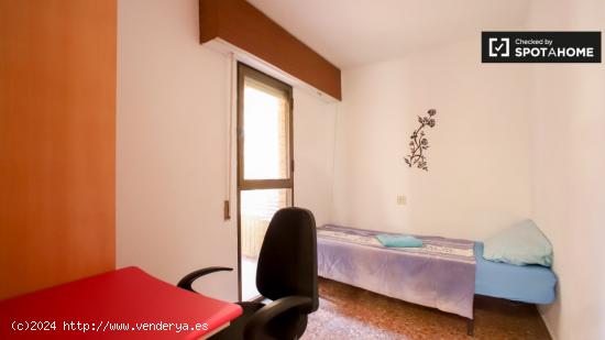 Habitación luminosa en apartamento de 4 dormitorios en El Pla del Real. - VALENCIA