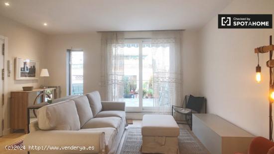 Precioso apartamento de 2 dormitorios con terraza en la azotea y aire acondicionado en alquiler cerc