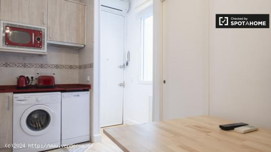 Acogedor apartamento de 1 dormitorio en alquiler en La Latina - MADRID