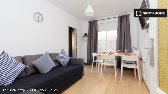 Habitación en alquiler en el apartamento de 3 habitaciones L’Hospitalet, Barcelona - BARCELONA