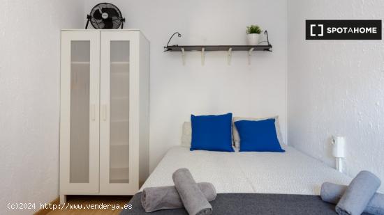 Habitación en alquiler en el apartamento de 3 habitaciones L’Hospitalet, Barcelona - BARCELONA