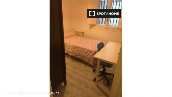 Se alquila habitación en piso de 4 dormitorios en exclusiva guindalera. - MADRID