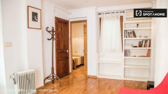 Precioso apartamento de 2 dormitorios en alquiler en Ciutat Vella - VALENCIA