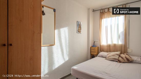 Acogedora habitación en alquiler en apartamento de 2 dormitorios en Horta - BARCELONA