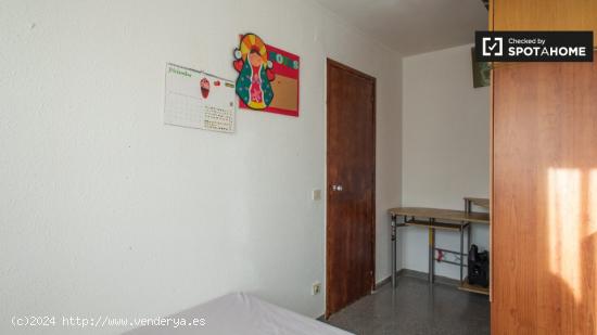 Acogedora habitación en alquiler en apartamento de 2 dormitorios en Horta - BARCELONA