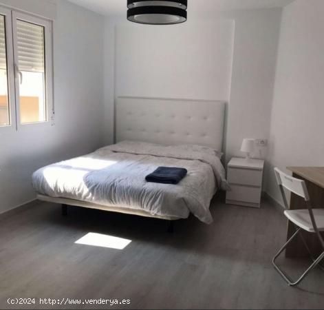  Habitación en alquiler, apartamento de 5 dormitorios, Benimaclet - VALENCIA 