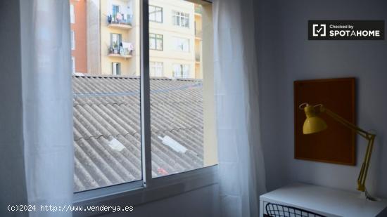 Habitación luminosa en alquiler en apartamento de 3 dormitorios en Sarrià-Sant Gervasi - BARCELONA