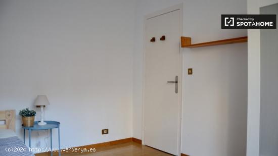 Habitación luminosa en alquiler en apartamento de 3 dormitorios en Sarrià-Sant Gervasi - BARCELONA