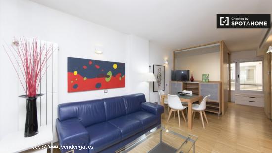 Moderno apartamento de 2 dormitorios en alquiler en Madrid Centro - MADRID