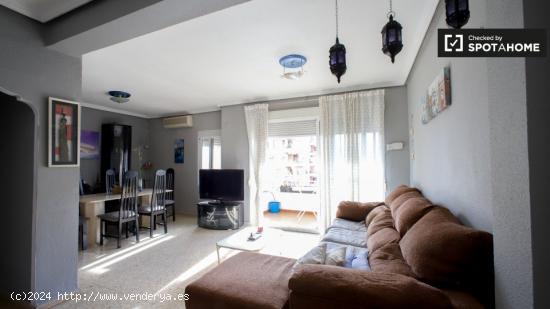 Hermoso apartamento de 2 dormitorios en alquiler en Poblats Marítims - VALENCIA