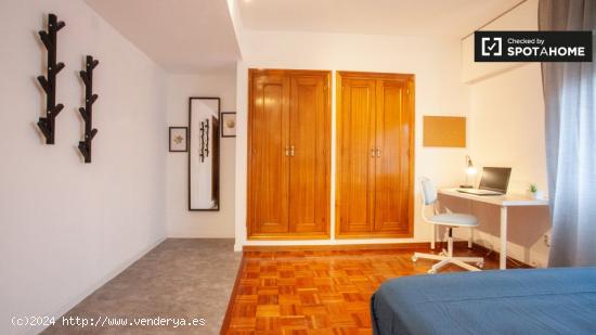 Habitaciones en alquiler en apartamento moderno de 10 dormitorios en Ciudad Lineal - MADRID