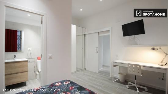 Elegante habitación en alquiler en el apartamento de 4 dormitorios en El Born - BARCELONA