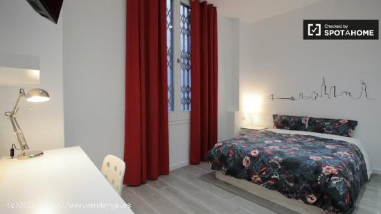 Elegante habitación en alquiler en el apartamento de 4 dormitorios en El Born - BARCELONA