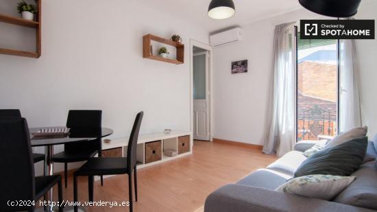 Adorable apartamento de 2 dormitorios con balcón y aire acondicionado en alquiler cerca de Metro en