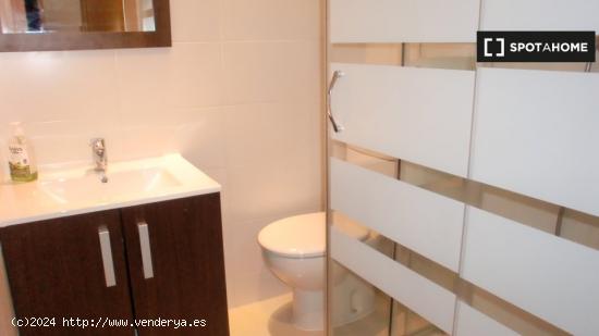 Acogedor apartamento de 3 dormitorios en alquiler en Malasaña. - MADRID