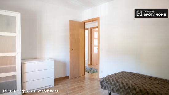 Acogedora habitación en alquiler en apartamento de 3 dormitorios en Hortaleza - MADRID