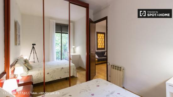 Acogedora habitación en alquiler en el apartamento de 3 dormitorios en La Dreta de l'Eixample - BAR