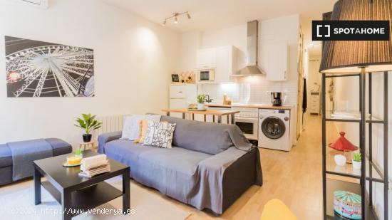 Impresionante apartamento de 1 dormitorio en alquiler en Malasaña - MADRID