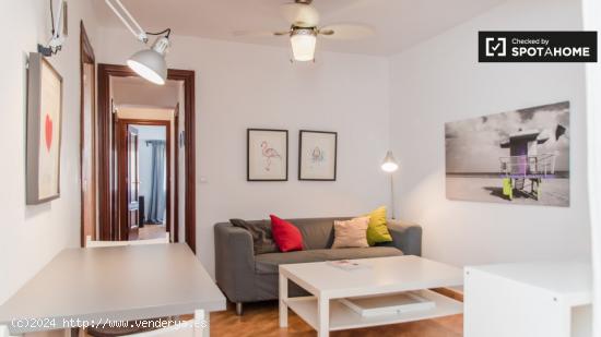 Bonito apartamento de 2 dormitorios con balcón en alquiler en Benicalap - VALENCIA