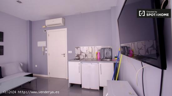 Moderno apartamento de 2 dormitorios con aire acondicionado en alquiler en el Eixample - VALENCIA