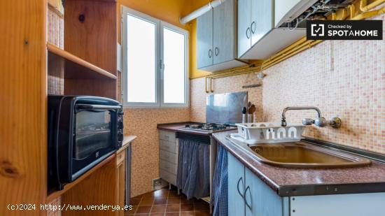 Habitación luminosa en alquiler en un apartamento de 5 dormitorios en Extramurs - VALENCIA