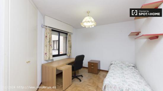 Acogedora habitación en alquiler en apartamento de 4 dormitorios en Leganés. - MADRID