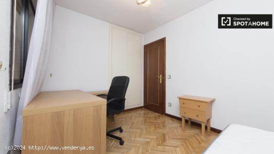 Acogedora habitación en alquiler en apartamento de 4 dormitorios en Leganés. - MADRID