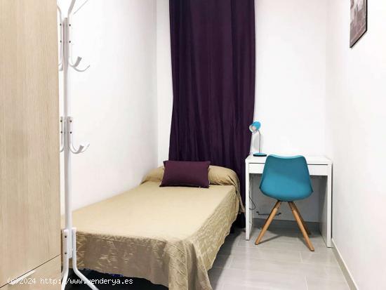  Acogedora habitación con cama individual en alquiler en Eixample - BARCELONA 