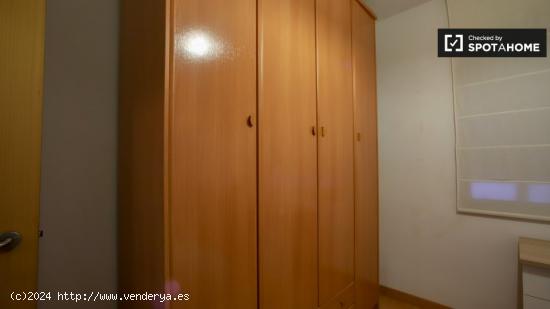 Acogedora habitación en alquiler en apartamento de 3 dormitorios en Camins al Grau - VALENCIA