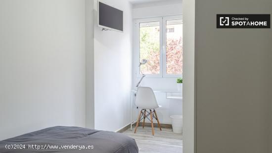 Habitación en piso de 5 dormitorios en Algirós, Valencia. - VALENCIA