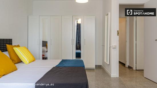 Elegante habitación en alquiler en apartamento de 5 dormitorios en El Pla del Real - VALENCIA