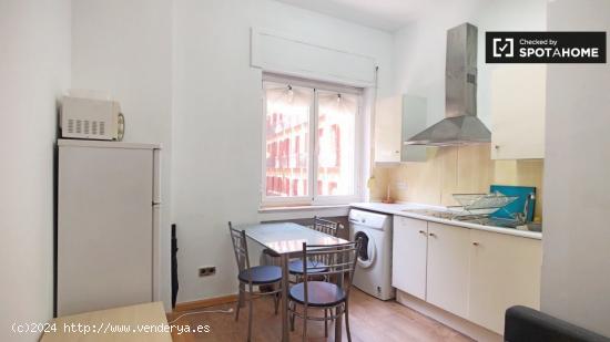 Apartamento de 2 dormitorios en alquiler en Plaza de España - MADRID