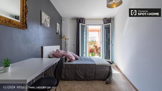 Moderna habitación en apartamento de 6 dormitorios en El Pla del Real - VALENCIA