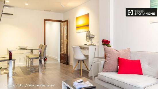 Elegante apartamento de 3 dormitorios en alquiler en Ciutat Vella - VALENCIA