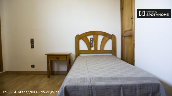 Acogedora habitación en apartamento de 7 dormitorios en Valverde - MADRID