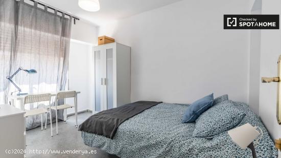 Acogedora habitación en alquiler en apartamento de 5 dormitorios en El Pla del Real - VALENCIA