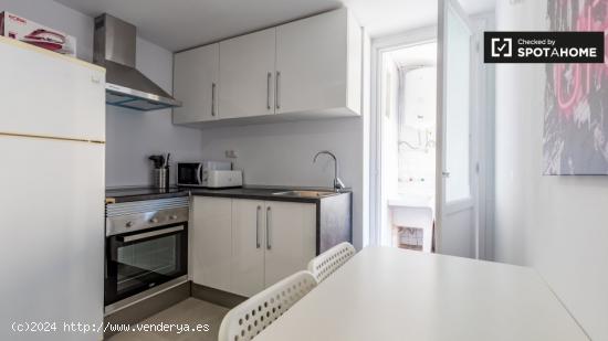 Acogedora habitación en alquiler en apartamento de 5 dormitorios en El Pla del Real - VALENCIA