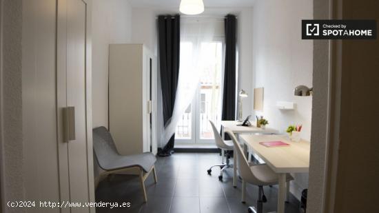 Preciosa habitación con cama doble en alquiler en Madrid Centro - MADRID